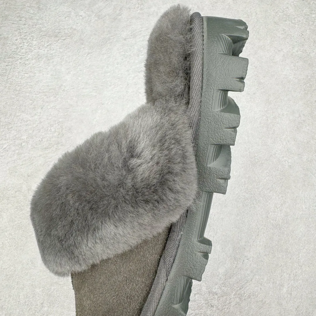 Pick up locally 💰 400 UGG slippers 5125 Star drag autumn and winter sheep fur integrated snow boots. All shoes are made from the same factory as ZP. Longfeng A-grade Australian imported sheep fur integrated brand OEM production line fully follows the ZP process flow. OEM original pattern maker adheres to the principle of no original shoes and no development selection. Pay attention to every detail. The most authentic version on the market TREADLITE "Light Wing" technology outsole Lightweight/durable/flexible/pile size: 35 36 37 38 39 40 Coding: by2936040